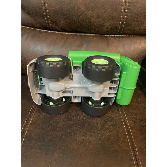 Green Toys Recycling Truck - Picture 7 of 9